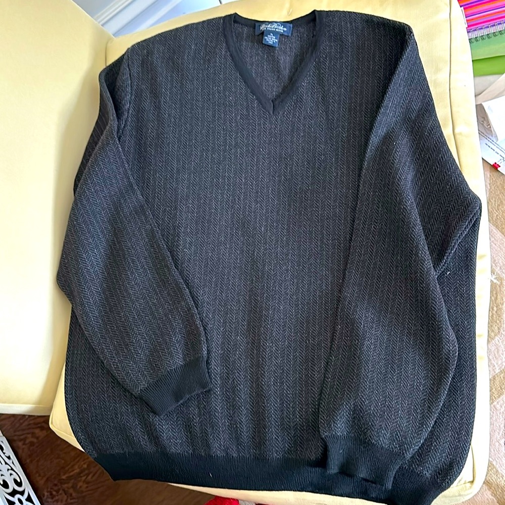 Brooks Brothers black / charcoal  Italian wool V-neck sweater
